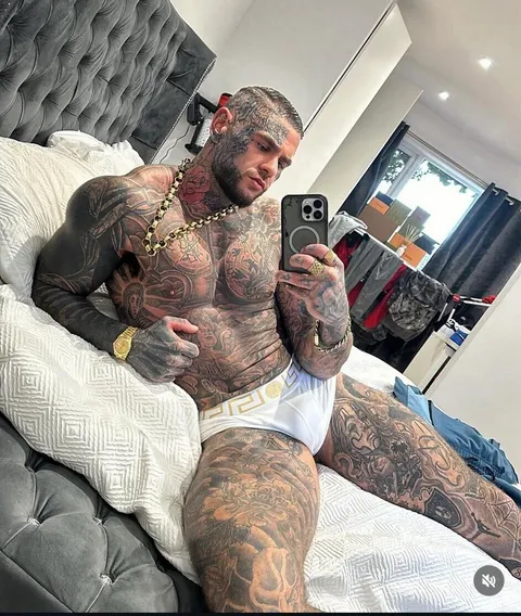 BIG HARRY 6FT3 100kg OnlyFans