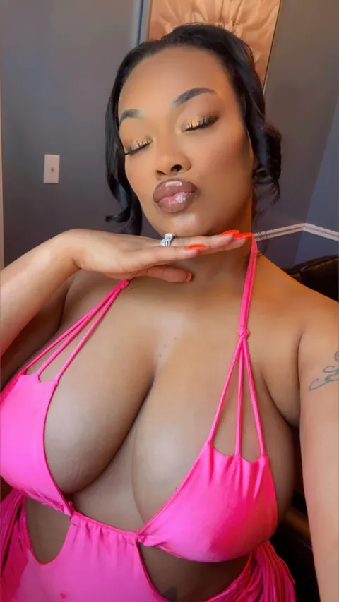 Monapooh27 OnlyFans
