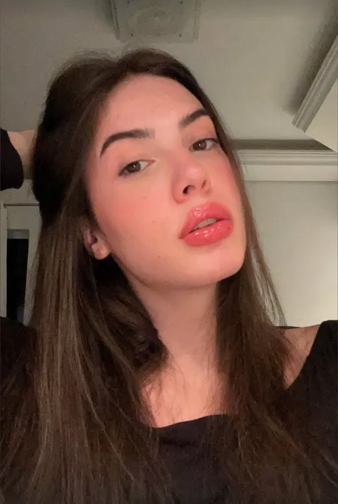 Emily 18 yr old Hung Tgirl OnlyFans