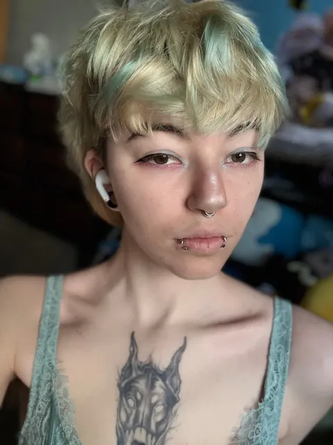 Kate Lavender OnlyFans