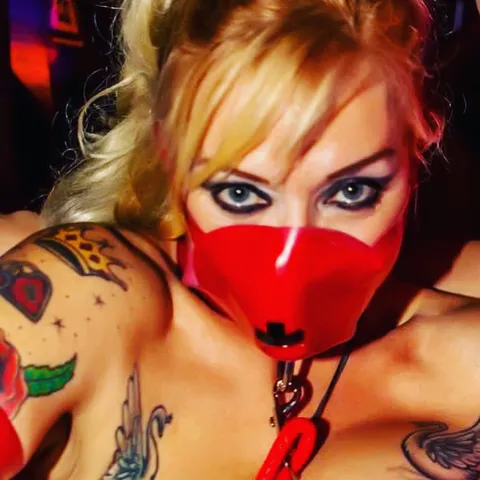 Irresistible Iris OnlyFans