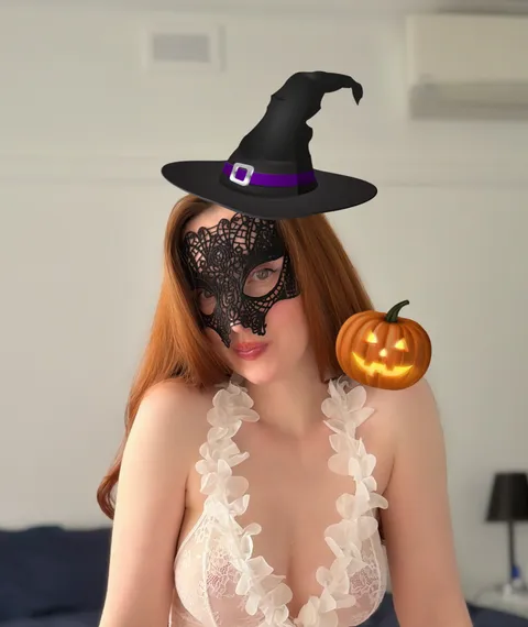 Lily HoneyBee OnlyFans