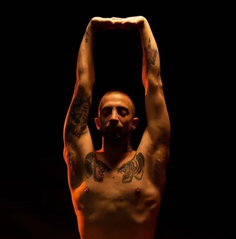 NAKED YOGA MEN OnlyFans