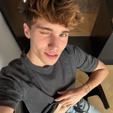 valentin 0,1% OnlyFans