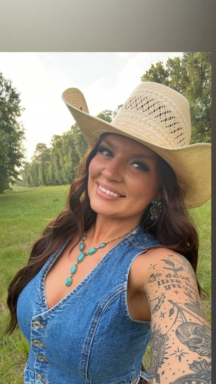 Chey OnlyFans