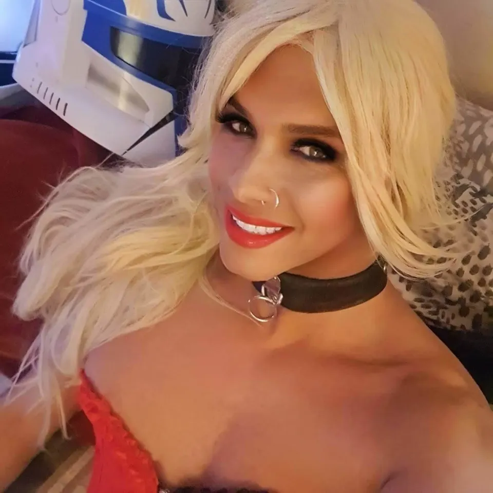 Lana_50 vers Shemale OnlyFans